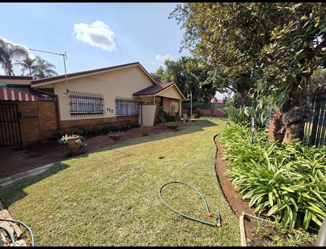 3 BEDROOM HOUSE FOR SALE IN SINOVILLE